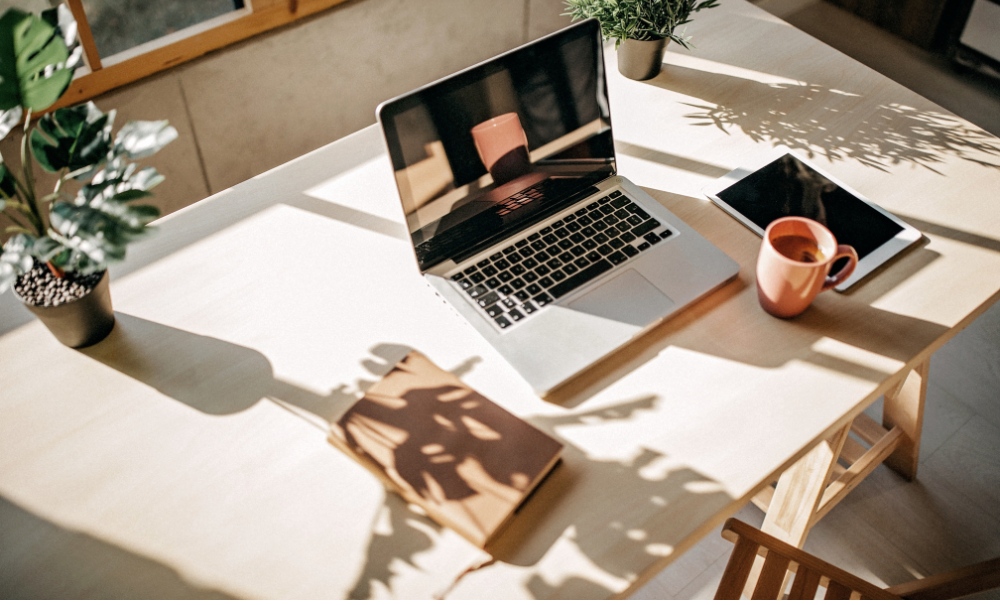 Es Hora de Organizar tu Espacio de Trabajo en Casa