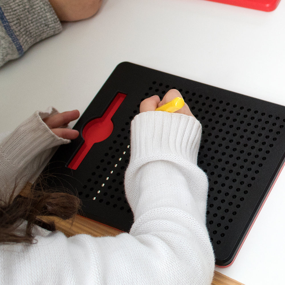 Imapad Mini Negra con lápiz magnético, Braintoys