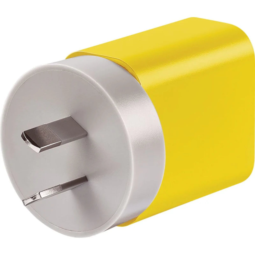 Adaptador Universal Con 3 Puertos Usb-A 2.4A