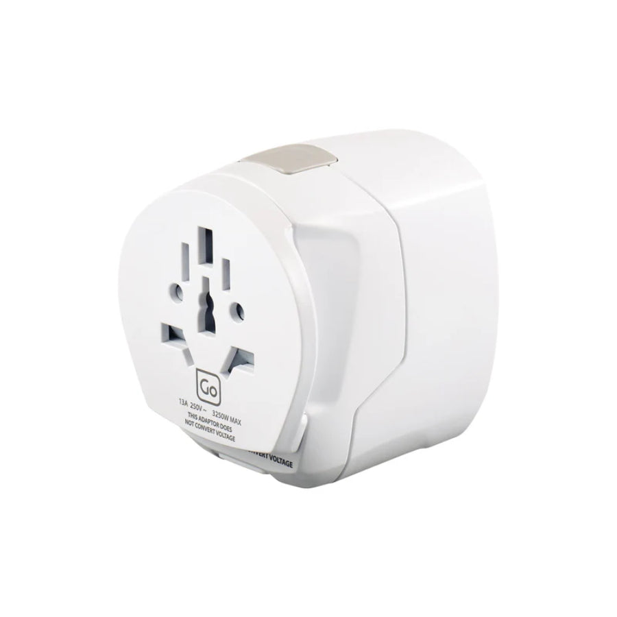 Adaptador Enchufe Universal Con Tierra Tres Clavijas + 2 Usb