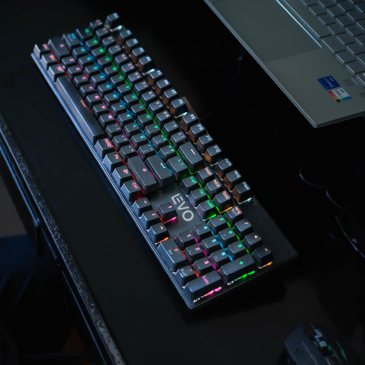 Teclado Mecánico Gamer Storm RGB QWERTY Retroiluminado Levo